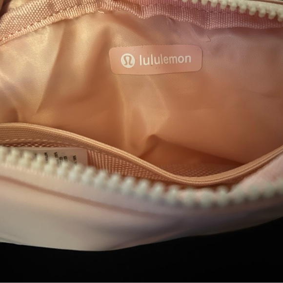 Lululemon Everywhere Belt Bag, 1L (Pink Taupe) - Picture 6 of 6